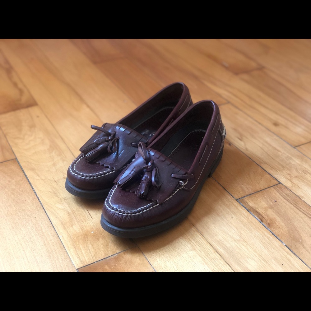 NEVER WORN leather tasseled unscratched loafers